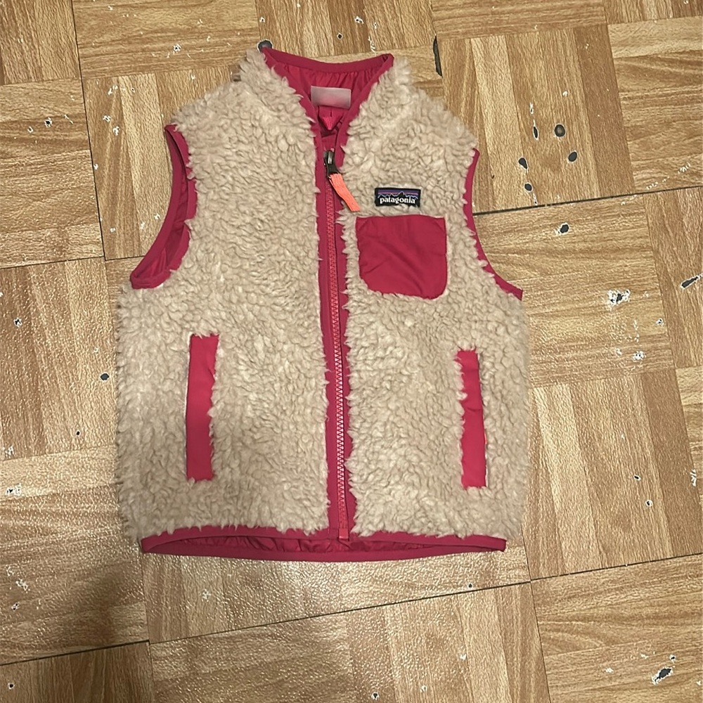 Patagonia vest size 2T